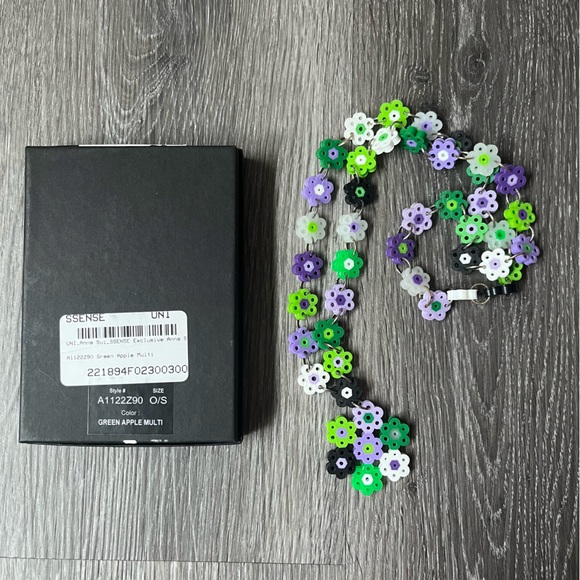 Anna Sui daisy chains necklace - Picture 3 of 3